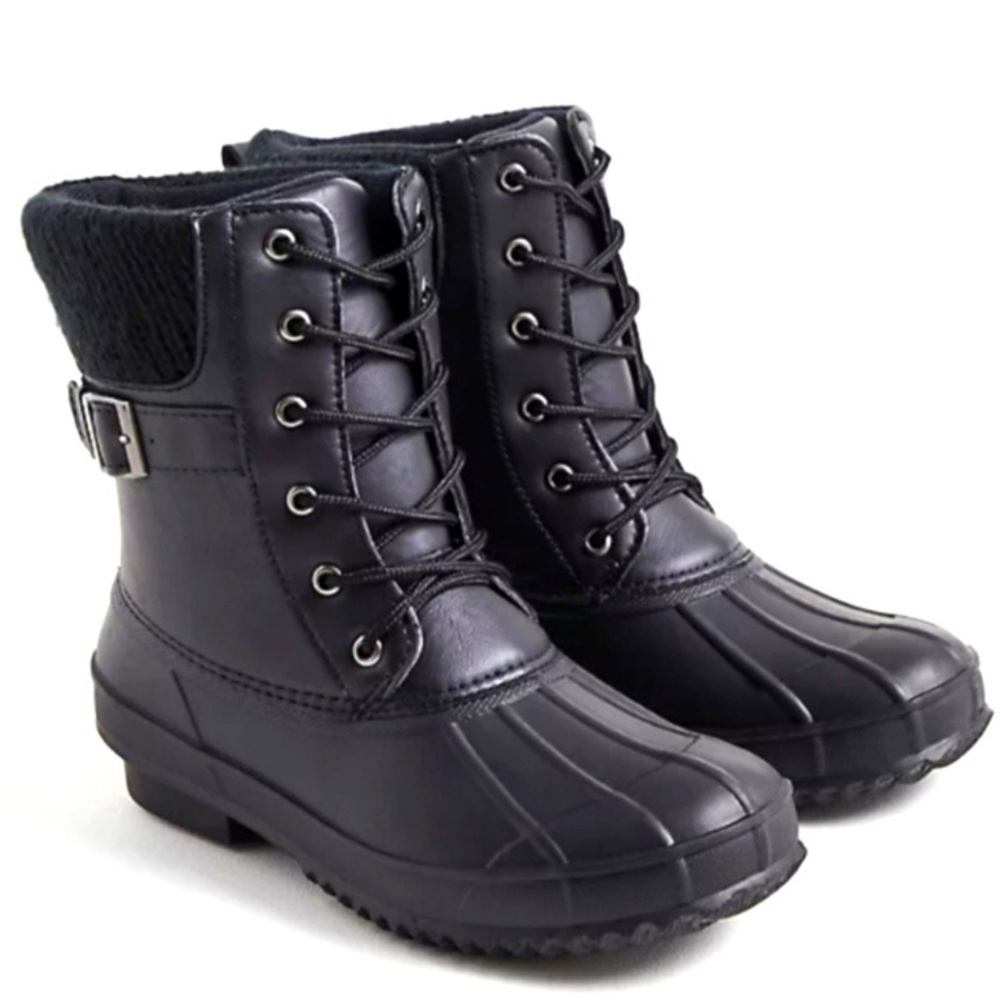 Women's Black Lace-Up Cold Weather Bootie boots size 6R EUC